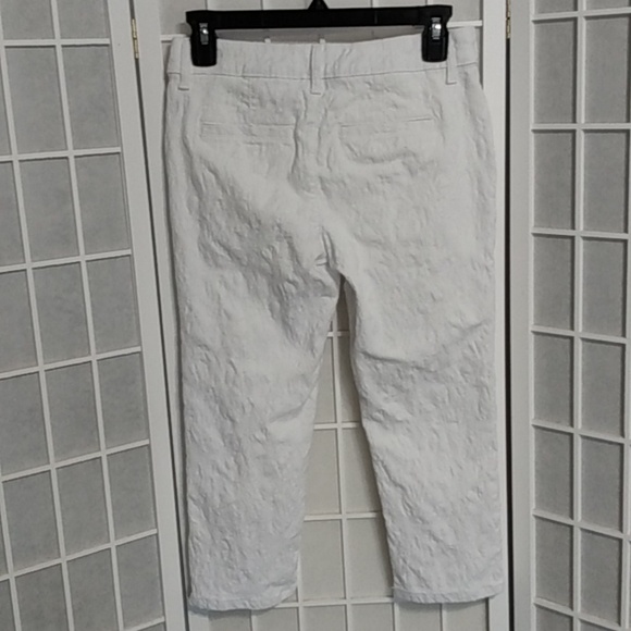 Simply Vera Vera Wang cropped pants • textured jacquard stretch • white • 2P - Picture 4 of 12